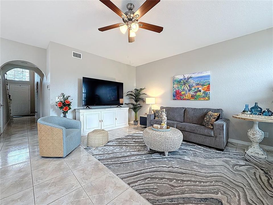 For Sale: $545,000 (3 beds, 3 baths, 1786 Square Feet)