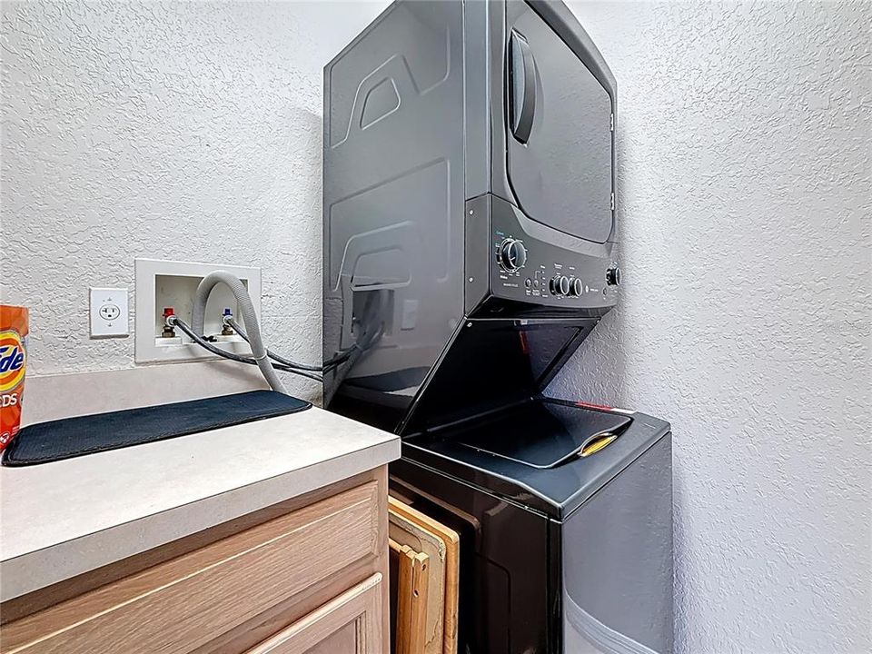 For Sale: $545,000 (3 beds, 3 baths, 1786 Square Feet)