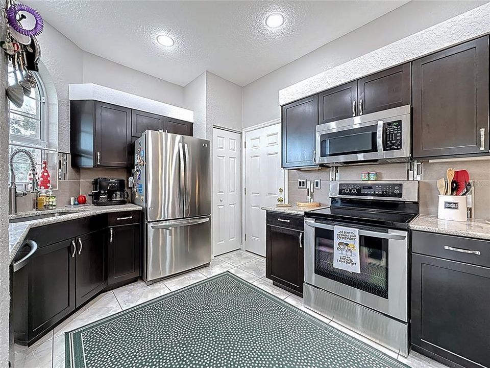 For Sale: $545,000 (3 beds, 3 baths, 1786 Square Feet)