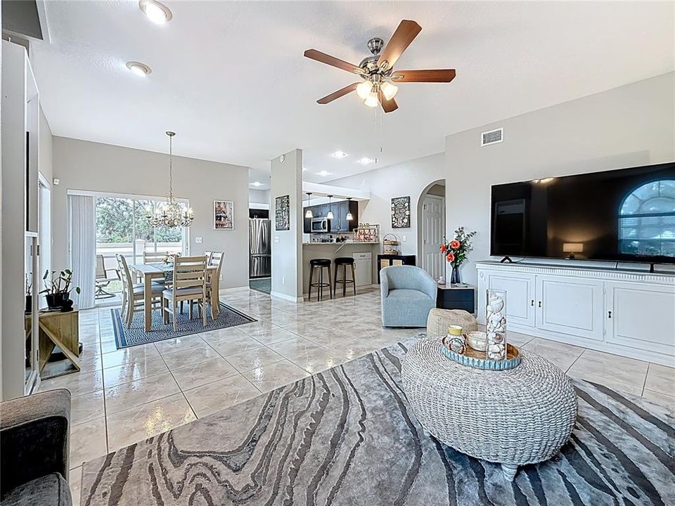 For Sale: $545,000 (3 beds, 3 baths, 1786 Square Feet)