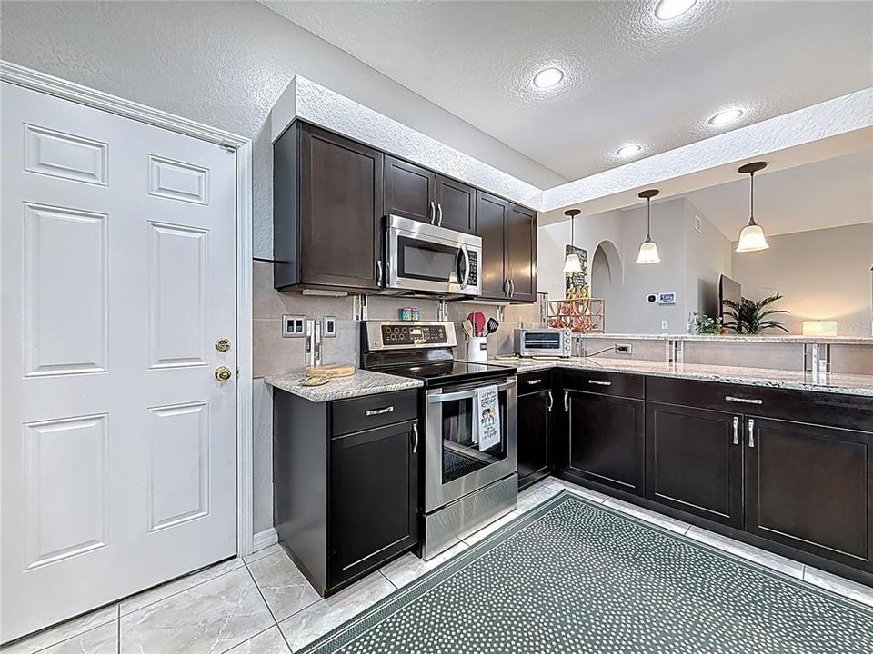 For Sale: $545,000 (3 beds, 3 baths, 1786 Square Feet)