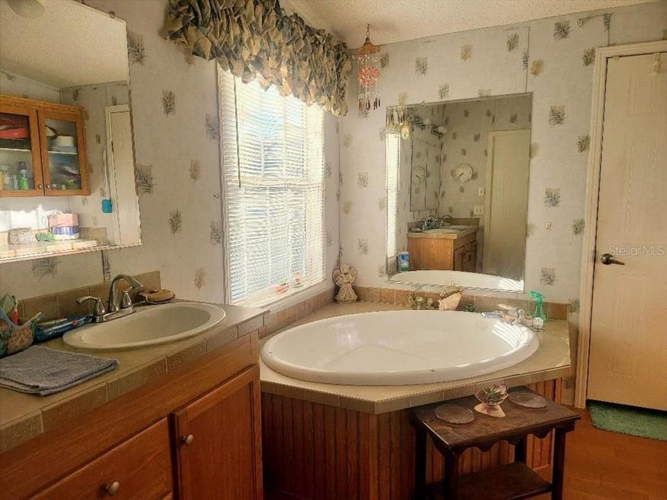 En Venta: $380,000 (4 camas, 2 baños, 2280 Pies cuadrados)