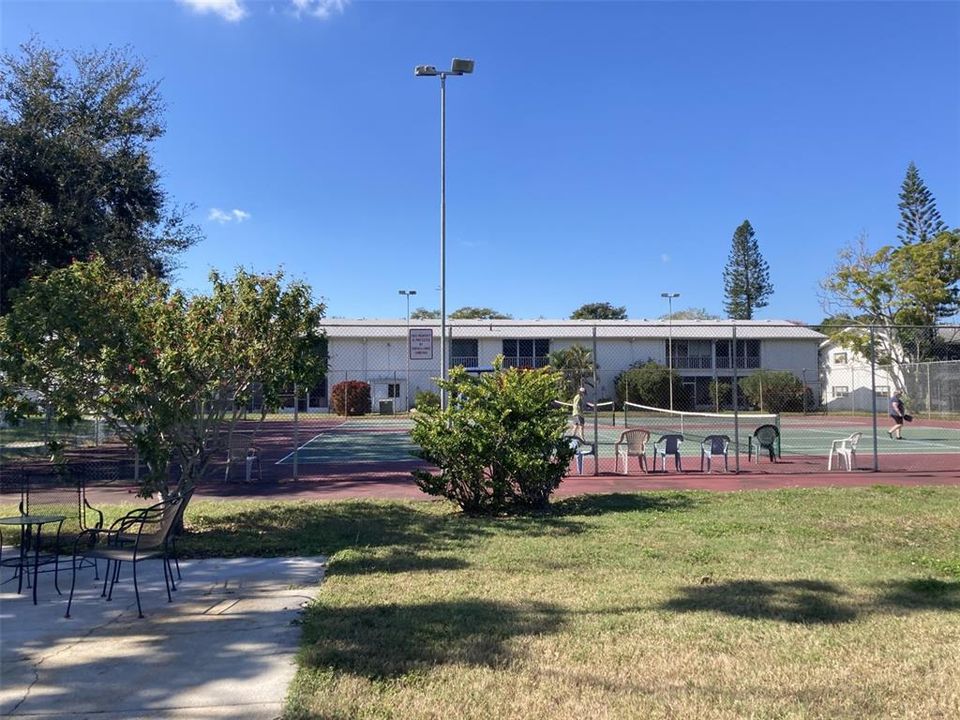 待售: $140,000 (1 贝兹, 1 浴室, 850 平方英尺)