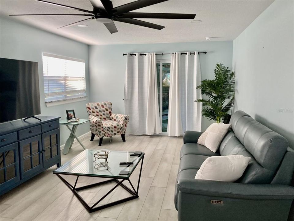 На продажу: $140,000 (1 спален, 1 ванн, 850 Квадратных фут)