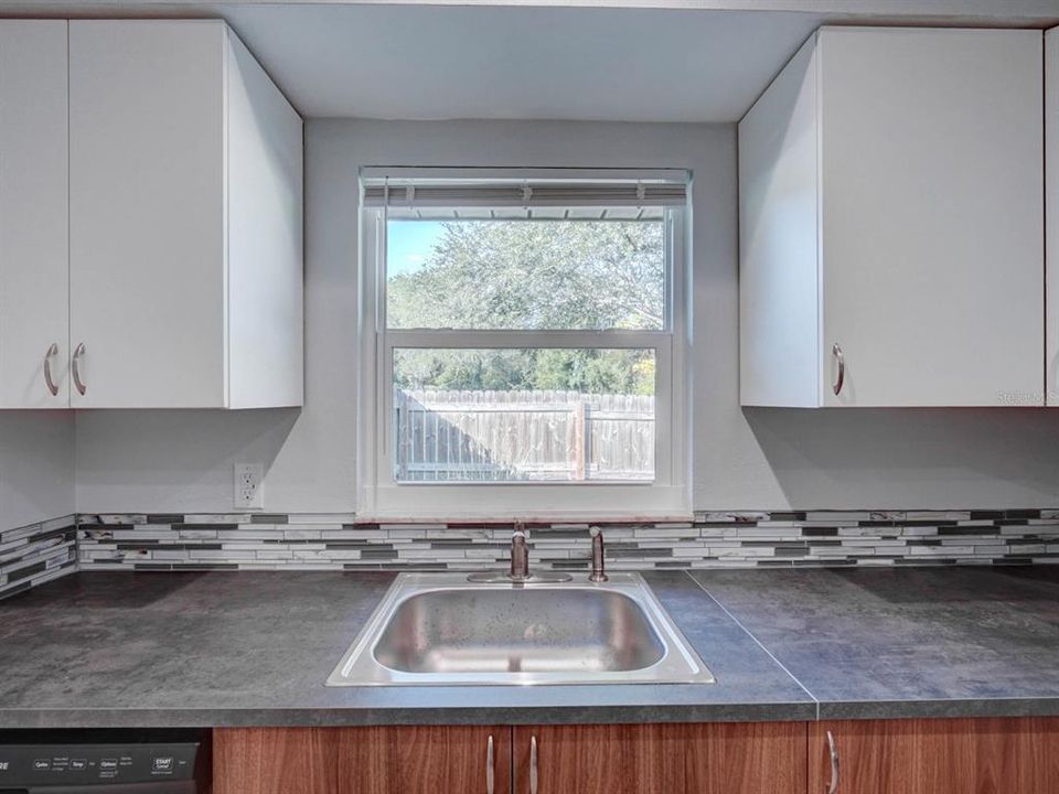 出租: $2,000 (2 贝兹, 1 浴室, 875 平方英尺)