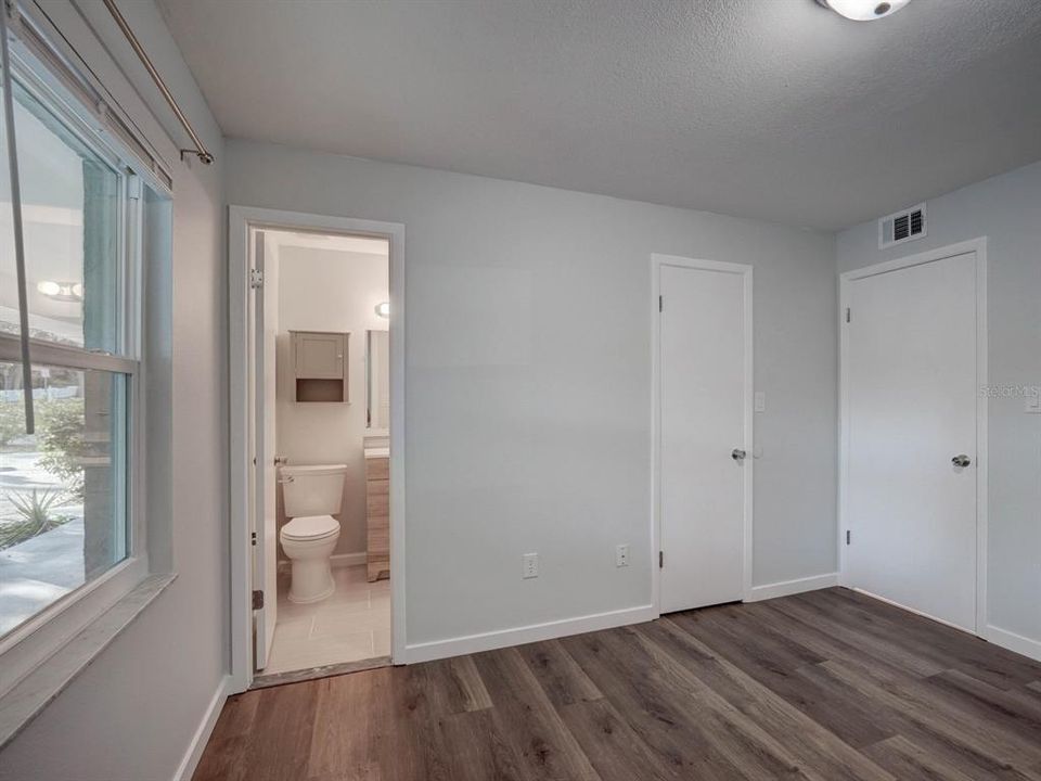 出租: $2,000 (2 贝兹, 1 浴室, 875 平方英尺)