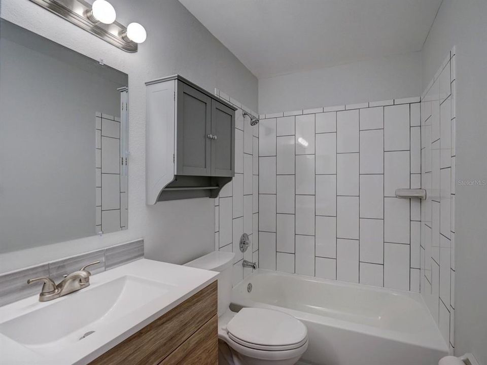 出租: $2,000 (2 贝兹, 1 浴室, 875 平方英尺)