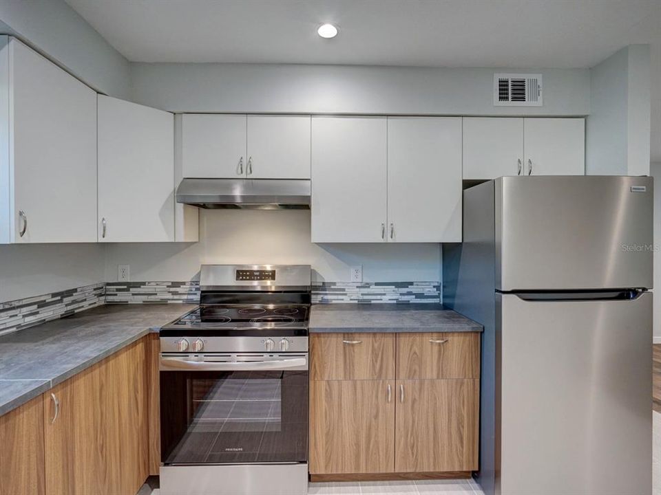 出租: $2,000 (2 贝兹, 1 浴室, 875 平方英尺)