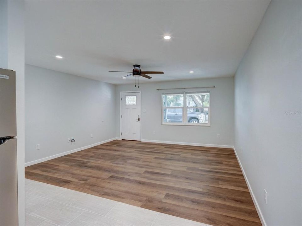 出租: $2,000 (2 贝兹, 1 浴室, 875 平方英尺)