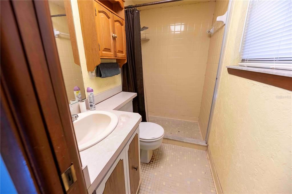 For Sale: $189,900 (3 beds, 2 baths, 1090 Square Feet)