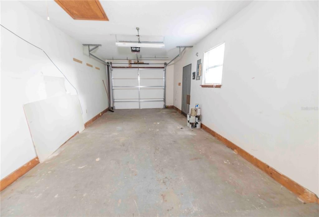 For Sale: $189,900 (3 beds, 2 baths, 1090 Square Feet)