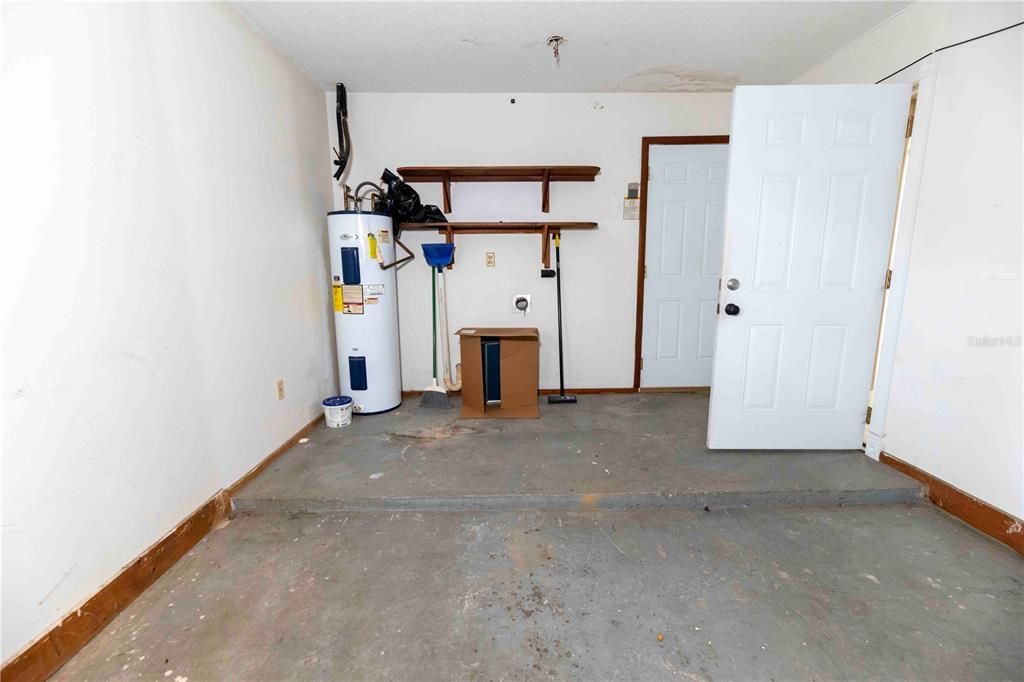 For Sale: $189,900 (3 beds, 2 baths, 1090 Square Feet)