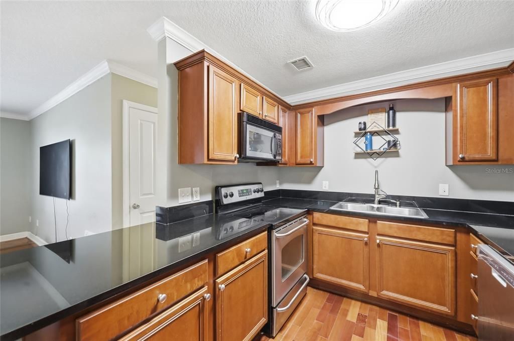 待售: $189,999 (2 贝兹, 2 浴室, 870 平方英尺)