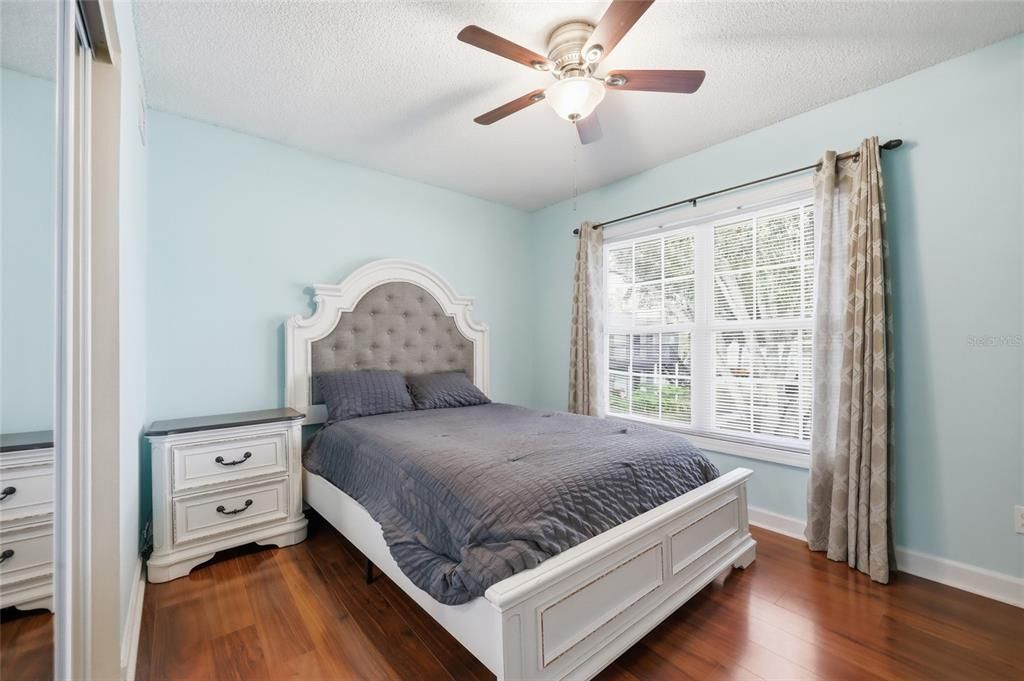 待售: $189,999 (2 贝兹, 2 浴室, 870 平方英尺)