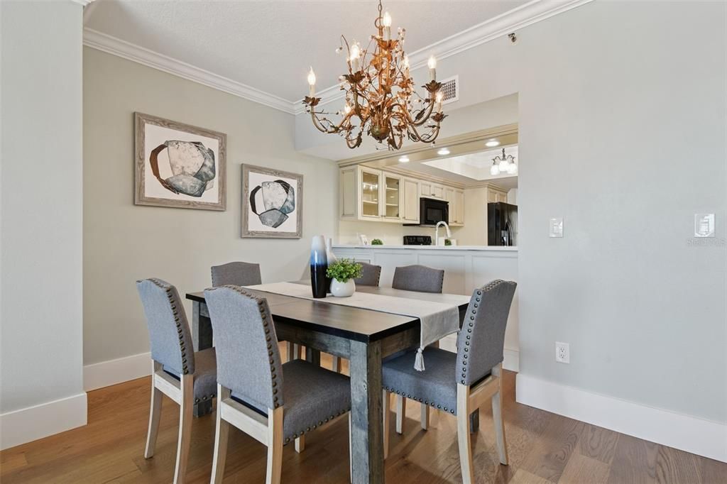 For Sale: $1,150,000 (2 beds, 2 baths, 1390 Square Feet)