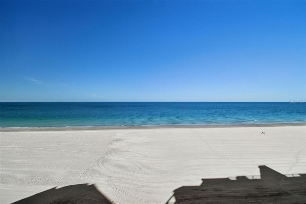 For Sale: $1,150,000 (2 beds, 2 baths, 1390 Square Feet)