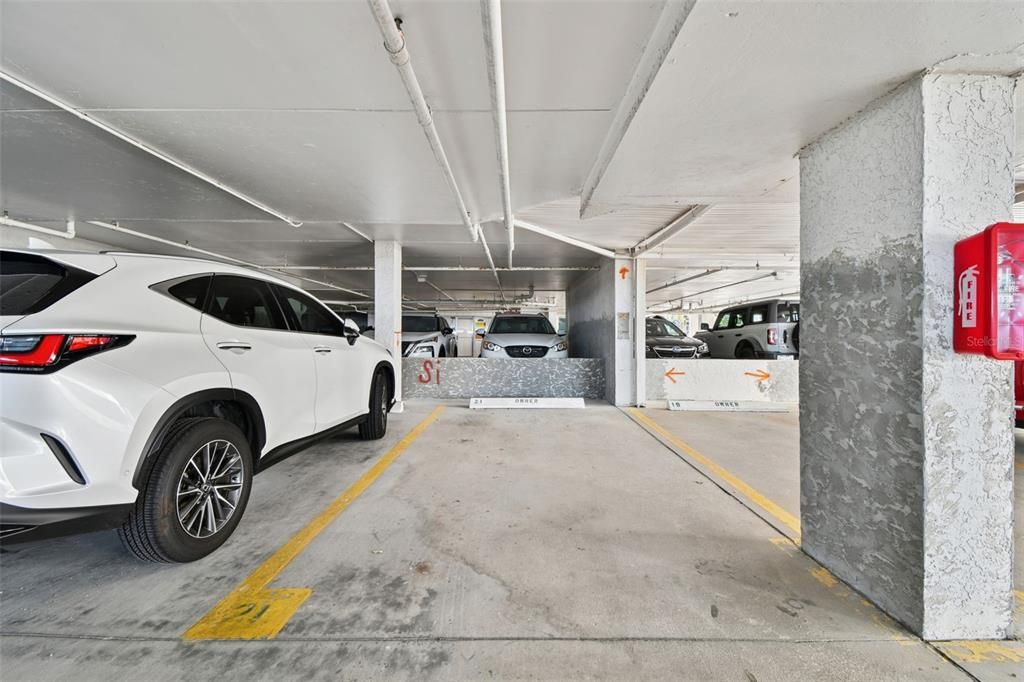 For Sale: $1,150,000 (2 beds, 2 baths, 1390 Square Feet)