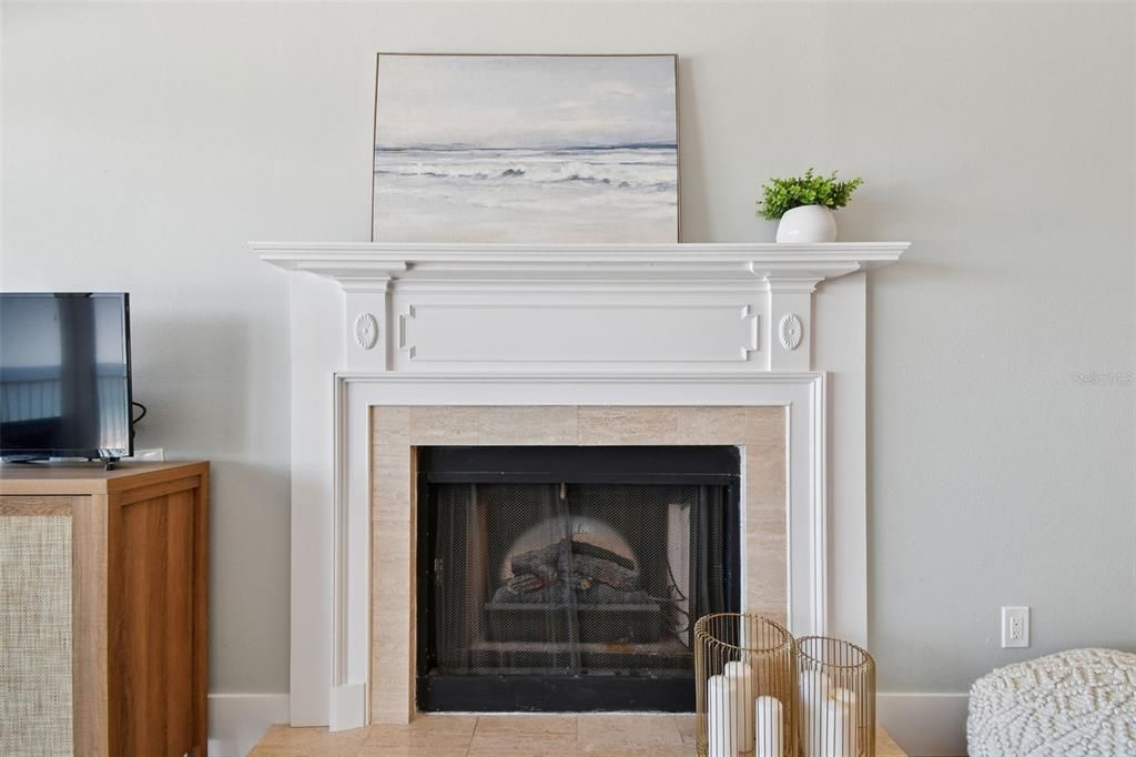 For Sale: $1,150,000 (2 beds, 2 baths, 1390 Square Feet)