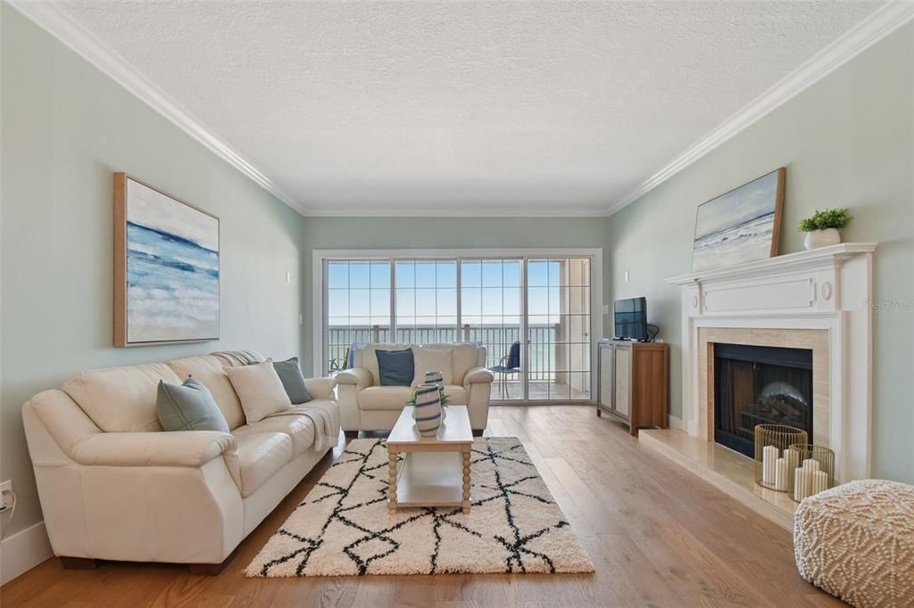 For Sale: $1,150,000 (2 beds, 2 baths, 1390 Square Feet)