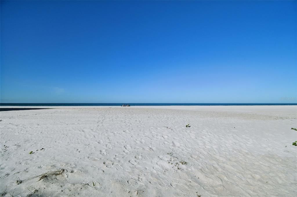 For Sale: $1,150,000 (2 beds, 2 baths, 1390 Square Feet)