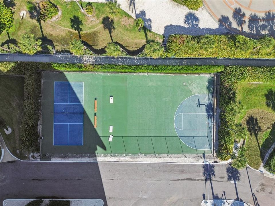 For Sale: $1,150,000 (2 beds, 2 baths, 1390 Square Feet)