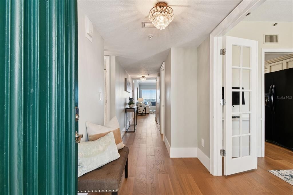 For Sale: $1,150,000 (2 beds, 2 baths, 1390 Square Feet)