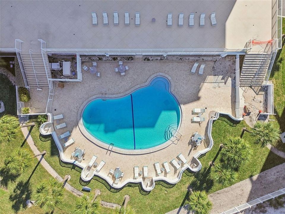 For Sale: $1,150,000 (2 beds, 2 baths, 1390 Square Feet)