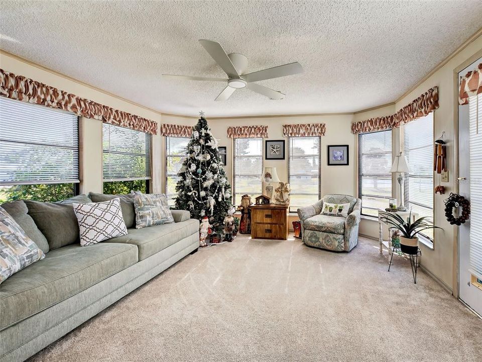 En Venta: $184,900 (2 camas, 2 baños, 1444 Pies cuadrados)