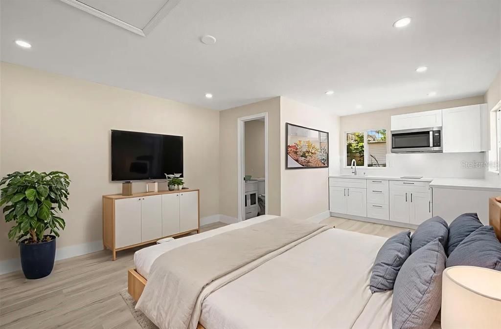 For Rent: $1,500 (1 beds, 1 baths, 400 Square Feet)