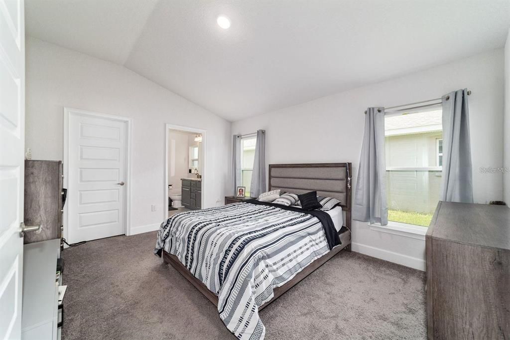 For Sale: $309,900 (4 beds, 2 baths, 1608 Square Feet)