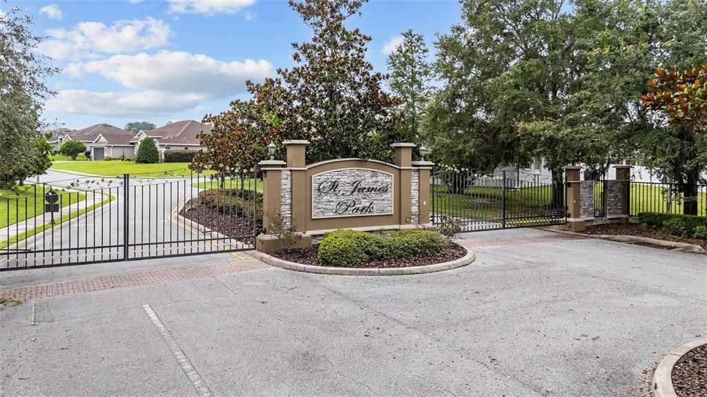 For Sale: $309,900 (4 beds, 2 baths, 1608 Square Feet)