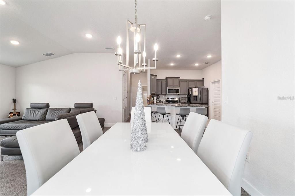 For Sale: $309,900 (4 beds, 2 baths, 1608 Square Feet)