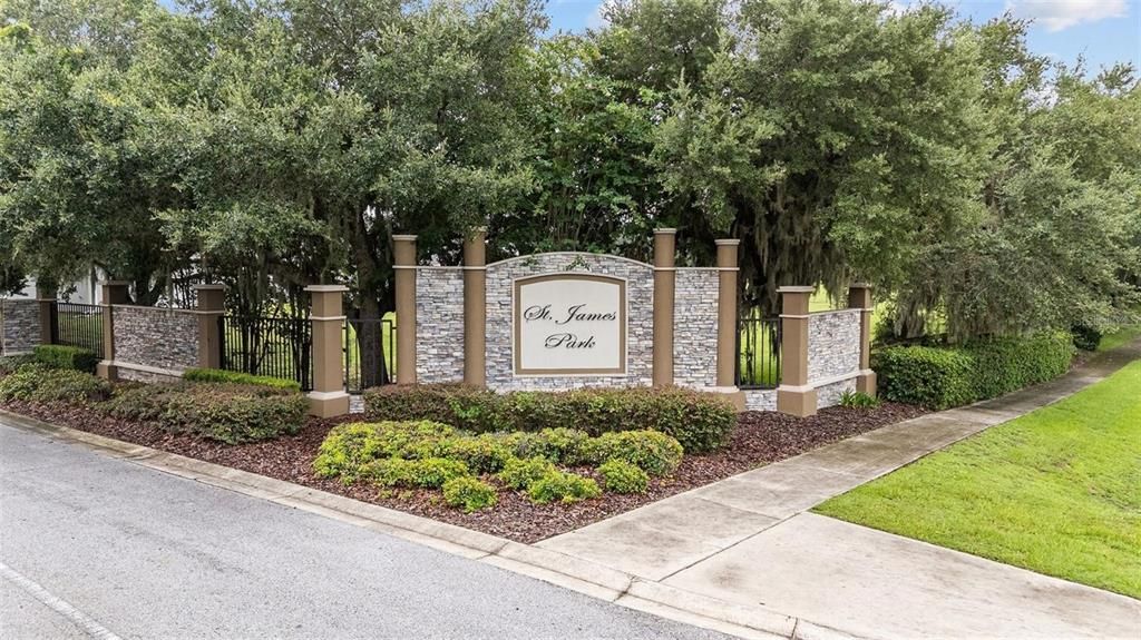 For Sale: $309,900 (4 beds, 2 baths, 1608 Square Feet)