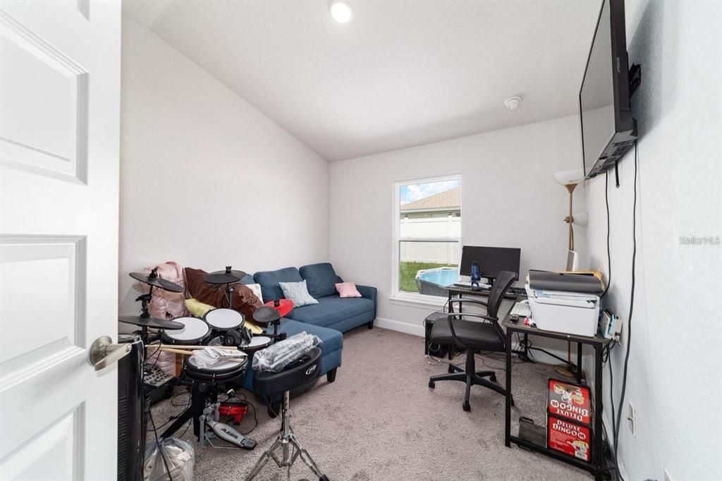 For Sale: $309,900 (4 beds, 2 baths, 1608 Square Feet)