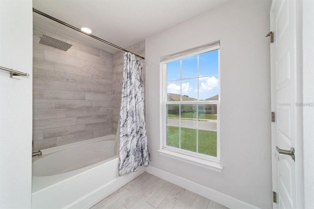 For Sale: $309,900 (4 beds, 2 baths, 1608 Square Feet)