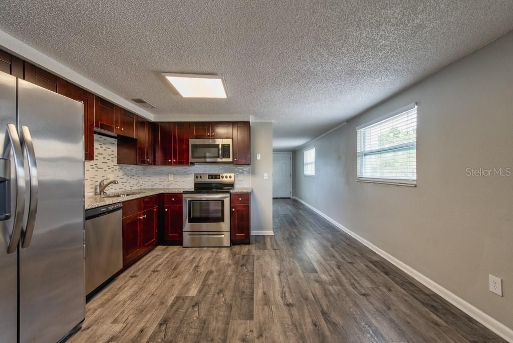 待售: $625,000 (7 贝兹, 0 浴室, 3564 平方英尺)