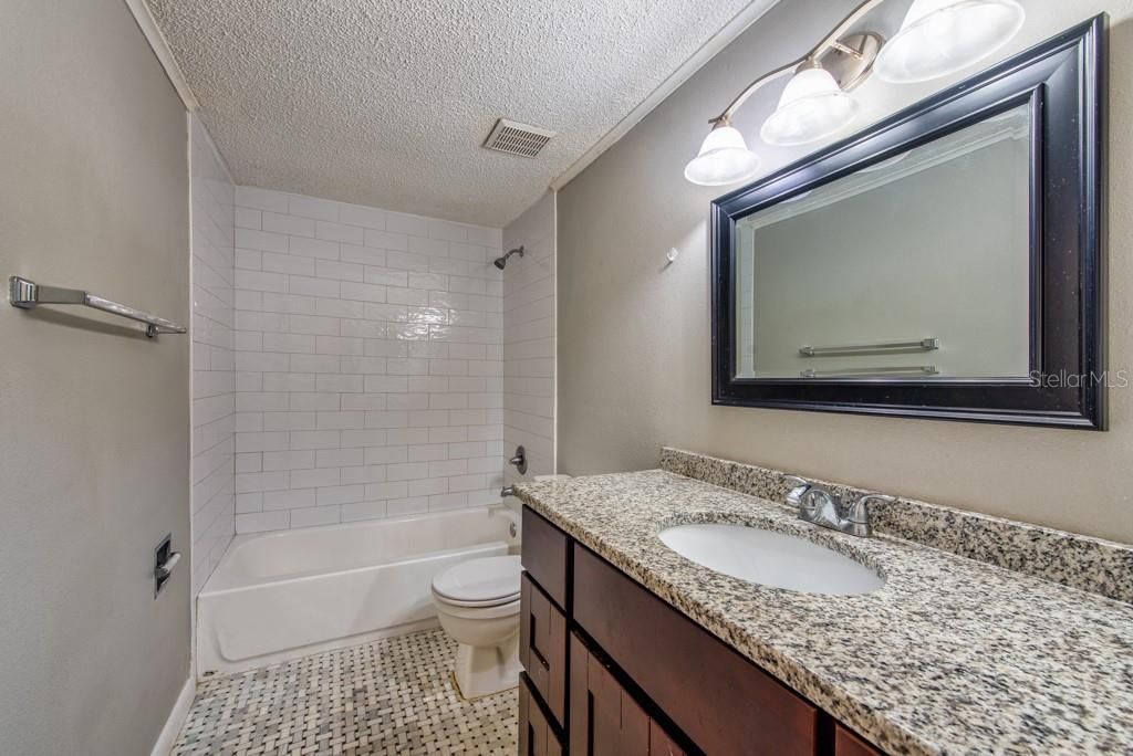 待售: $625,000 (7 贝兹, 0 浴室, 3564 平方英尺)