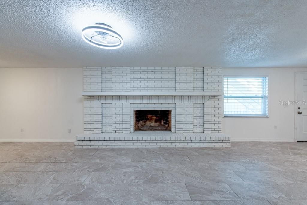 待售: $625,000 (7 贝兹, 0 浴室, 3564 平方英尺)