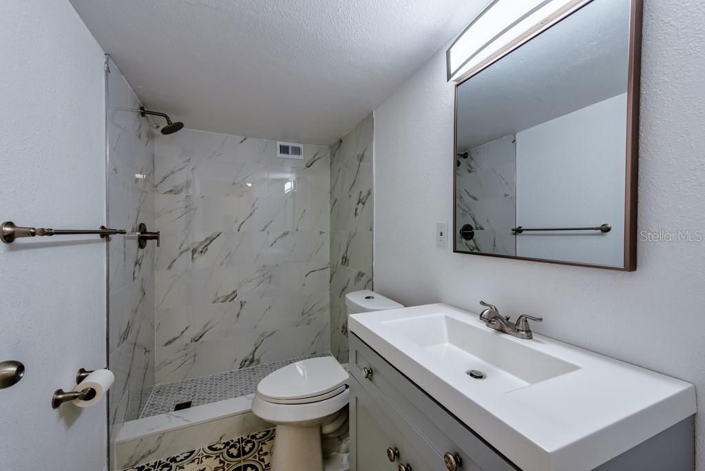 待售: $625,000 (7 贝兹, 0 浴室, 3564 平方英尺)