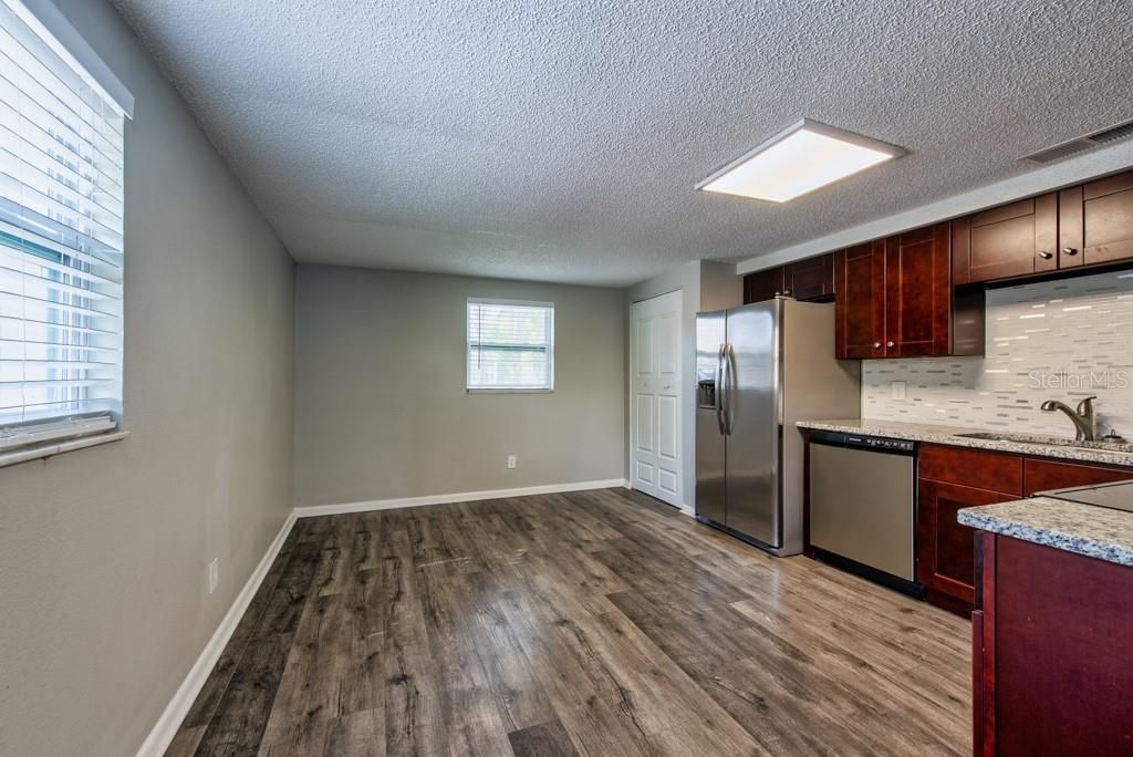 待售: $625,000 (7 贝兹, 0 浴室, 3564 平方英尺)