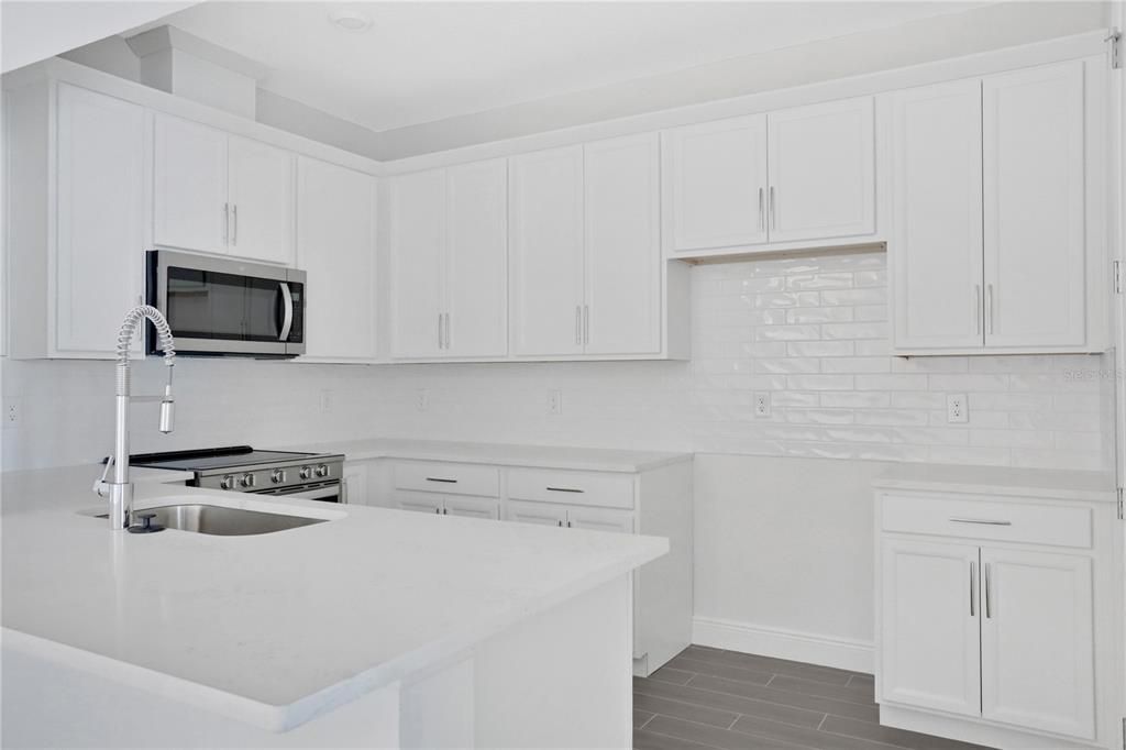 For Sale: $319,990 (3 beds, 2 baths, 1807 Square Feet)