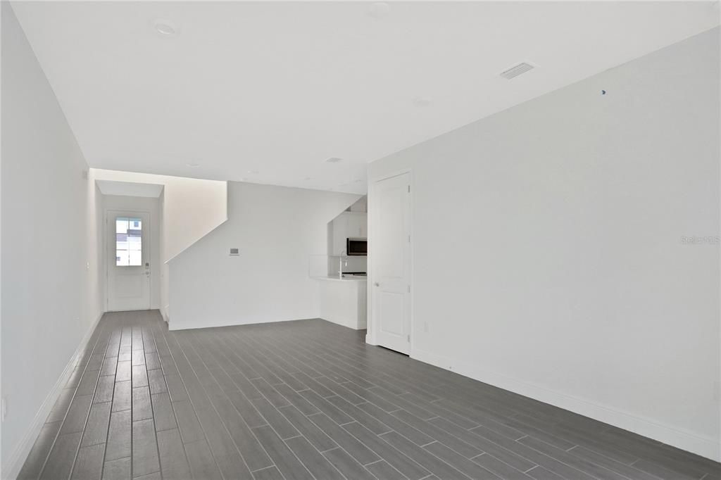 For Sale: $319,990 (3 beds, 2 baths, 1807 Square Feet)