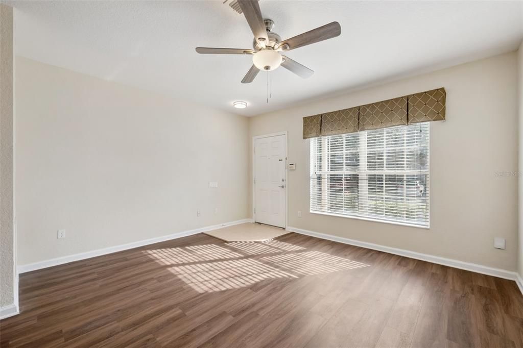 For Sale: $245,000 (2 beds, 2 baths, 1138 Square Feet)