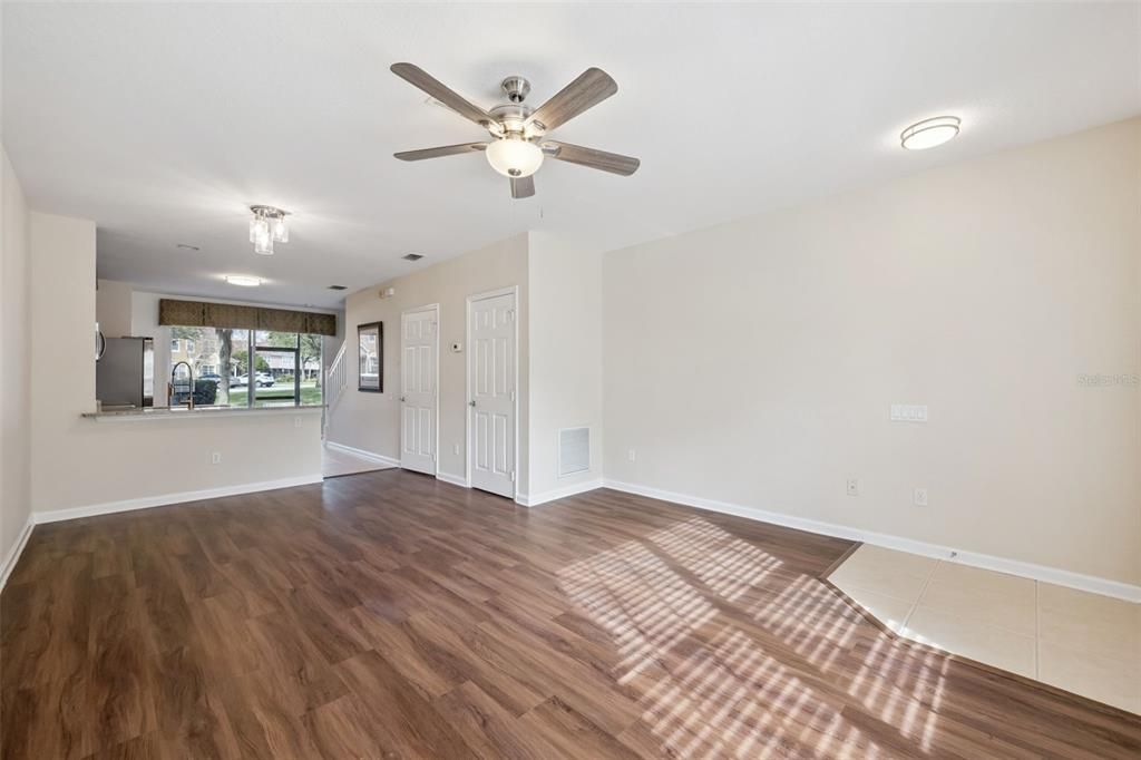 For Sale: $245,000 (2 beds, 2 baths, 1138 Square Feet)