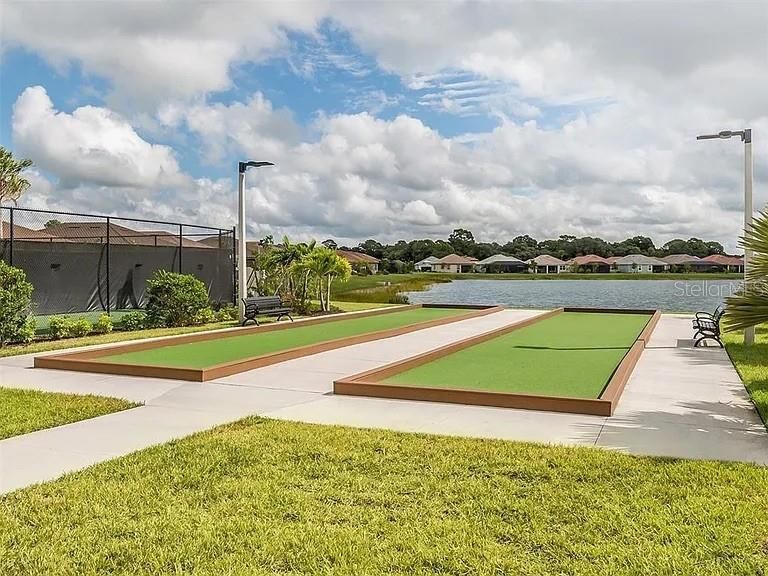 待售: $537,900 (3 贝兹, 2 浴室, 2373 平方英尺)