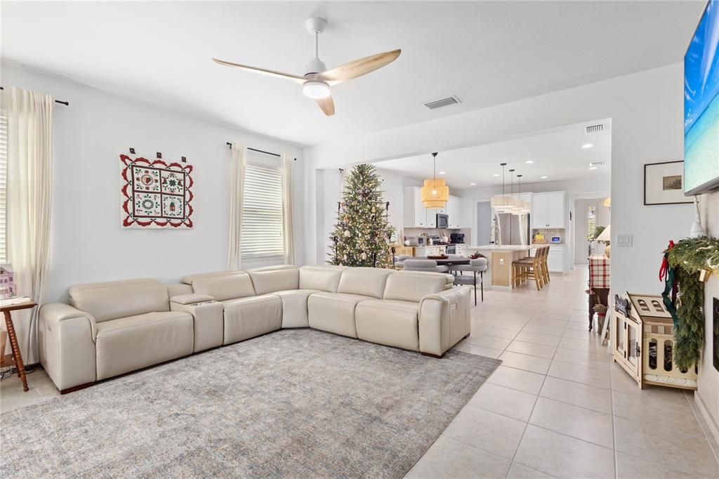 待售: $537,900 (3 贝兹, 2 浴室, 2373 平方英尺)