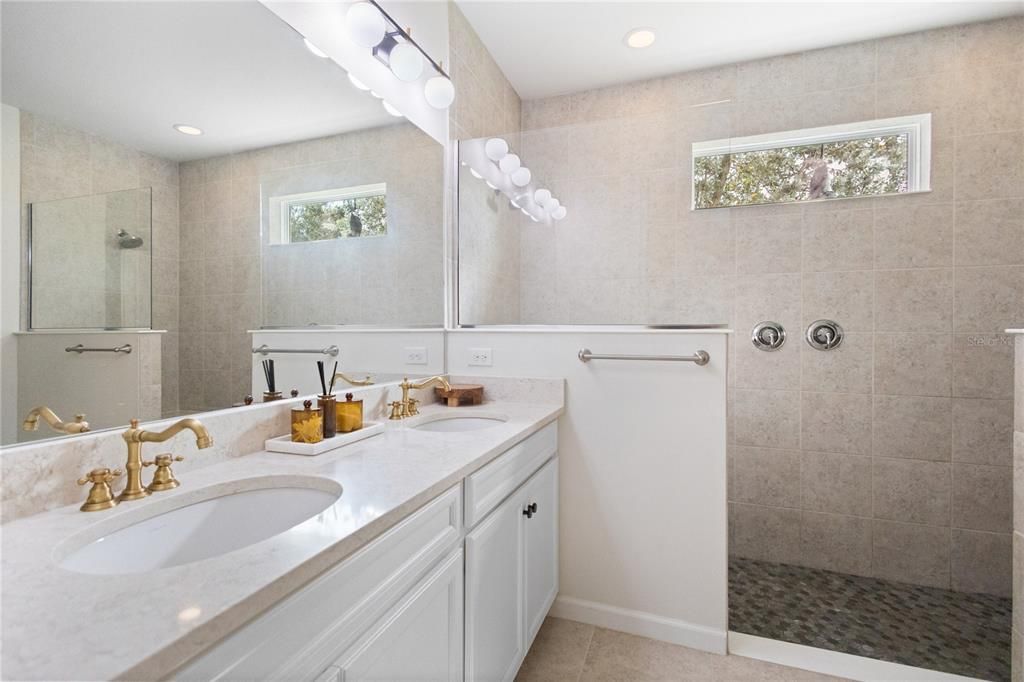 待售: $537,900 (3 贝兹, 2 浴室, 2373 平方英尺)