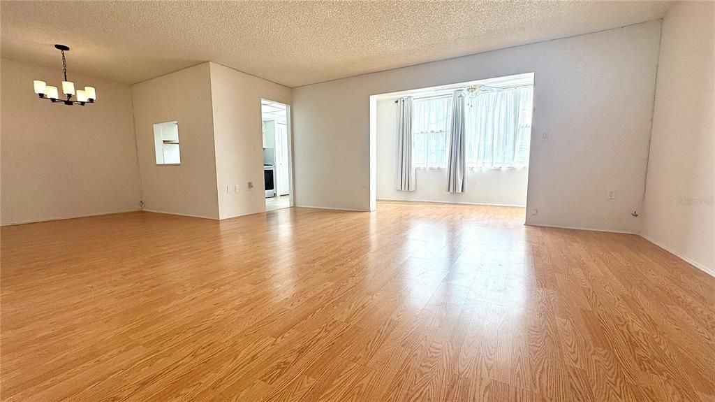 For Sale: $120,000 (1 beds, 1 baths, 900 Square Feet)