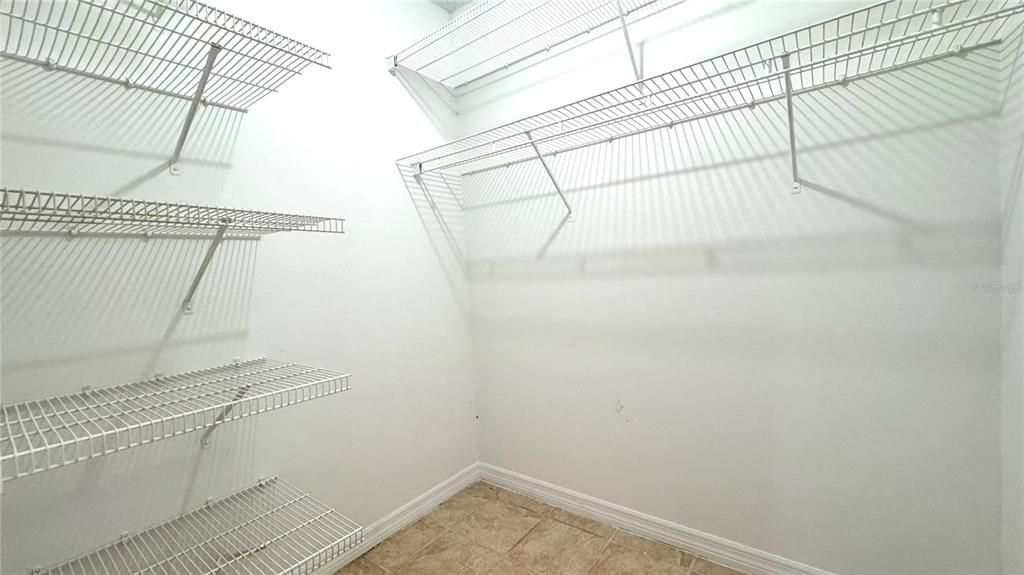 For Sale: $120,000 (1 beds, 1 baths, 900 Square Feet)