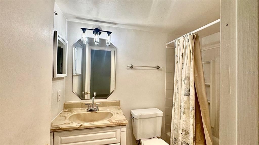 For Sale: $120,000 (1 beds, 1 baths, 900 Square Feet)